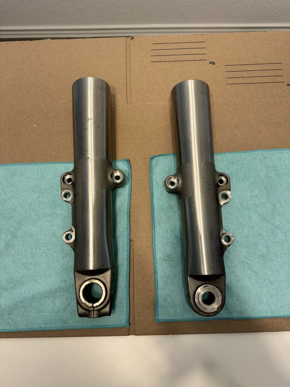 14-21 Harley Davidson Touring Showa Brand Lower Fork Set G5H3-00-L & G5H3-00-R