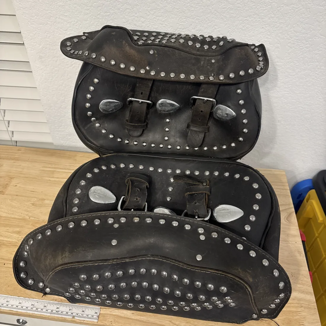 OEM Harley Davidson Heritage Softail Studded Leather Saddle Bags Set 5997 5998